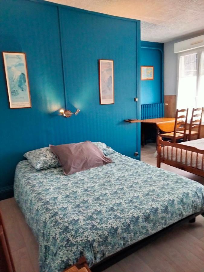 Le Gibergeon Hotel Signy-l'Abbaye Luaran gambar