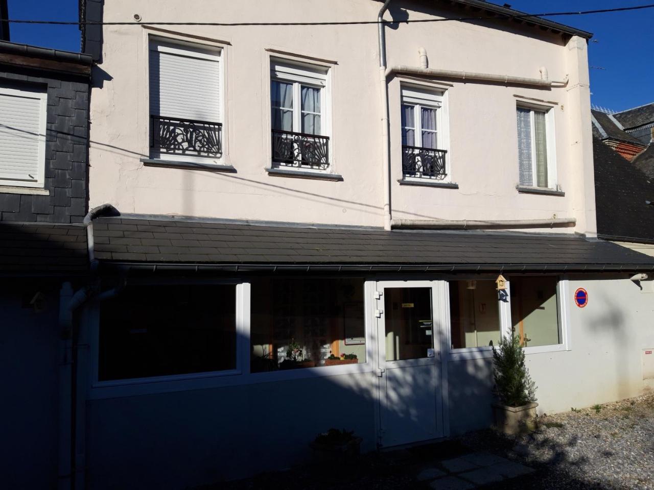 Le Gibergeon Hotel Signy-l'Abbaye Luaran gambar